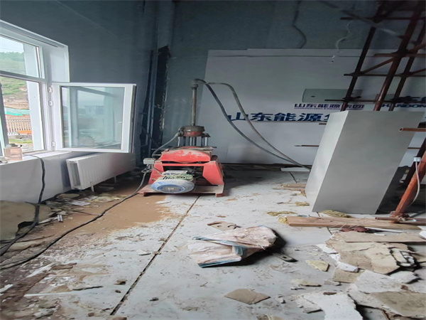 东港地基基础下沉墙体裂缝加固注浆顶升施工